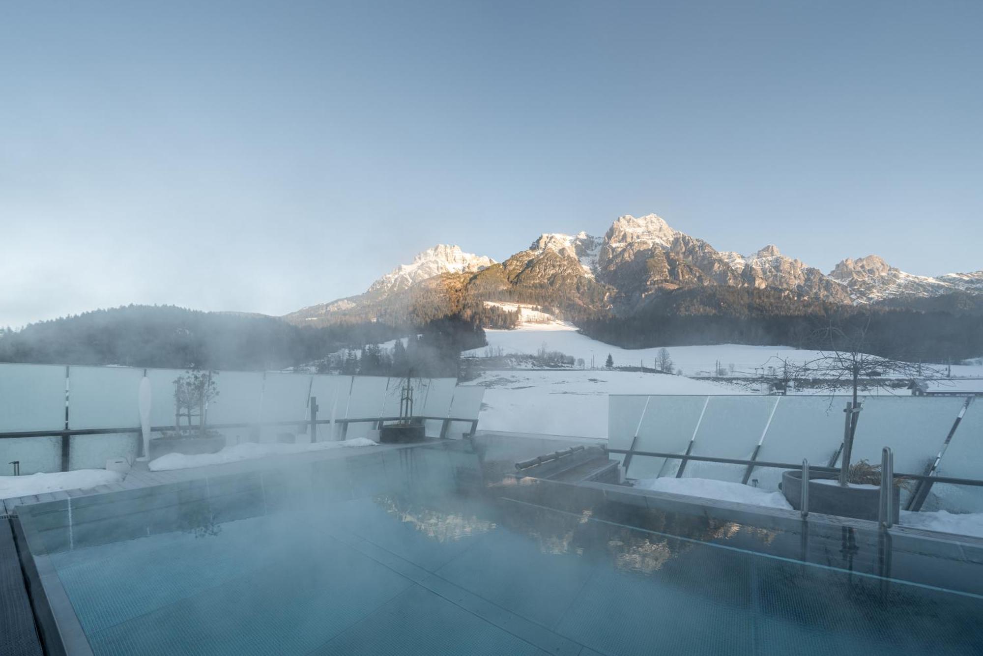 Hotel Salzburger Hof ลีโอกัง ภายนอก รูปภาพ