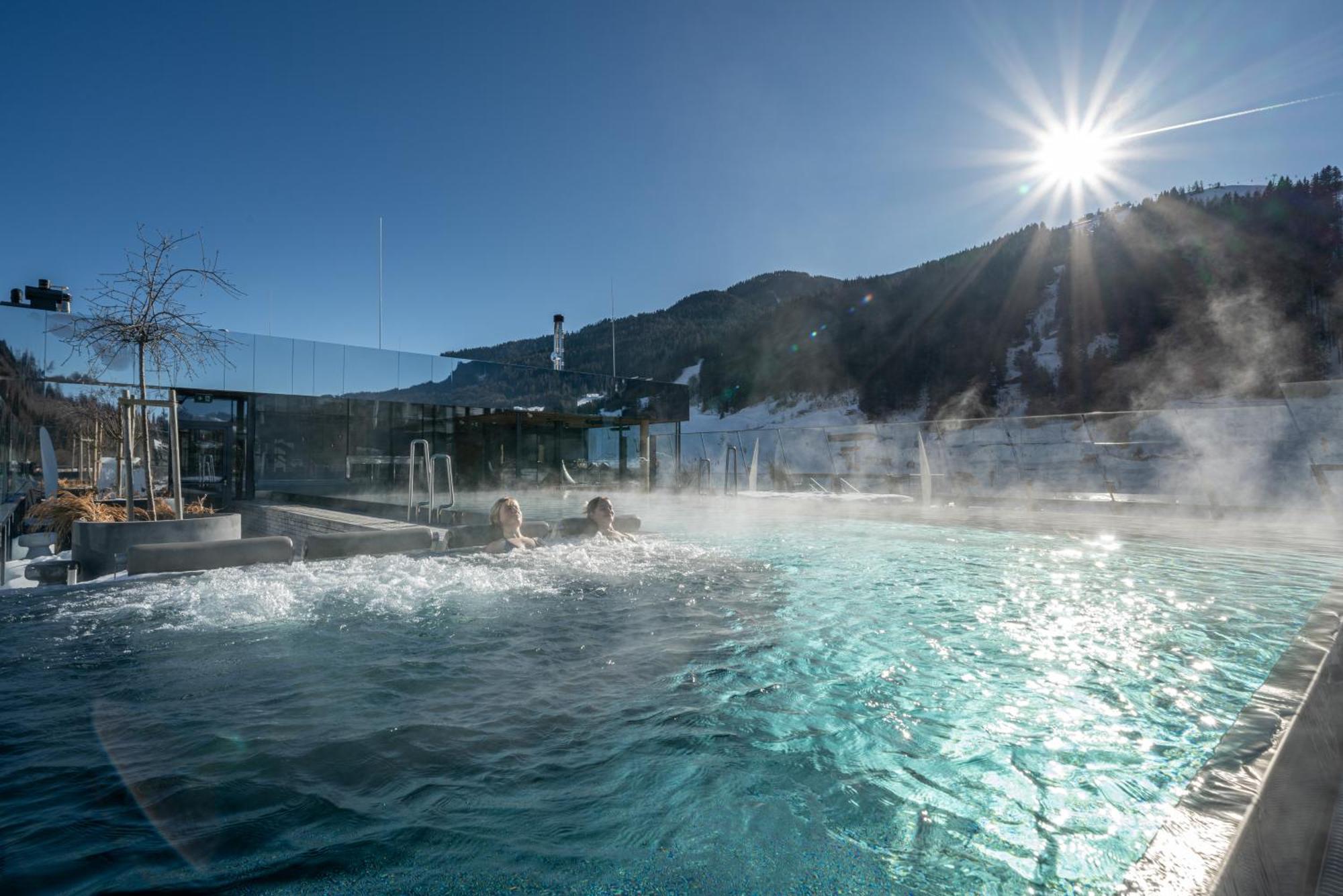 Hotel Salzburger Hof ลีโอกัง ภายนอก รูปภาพ