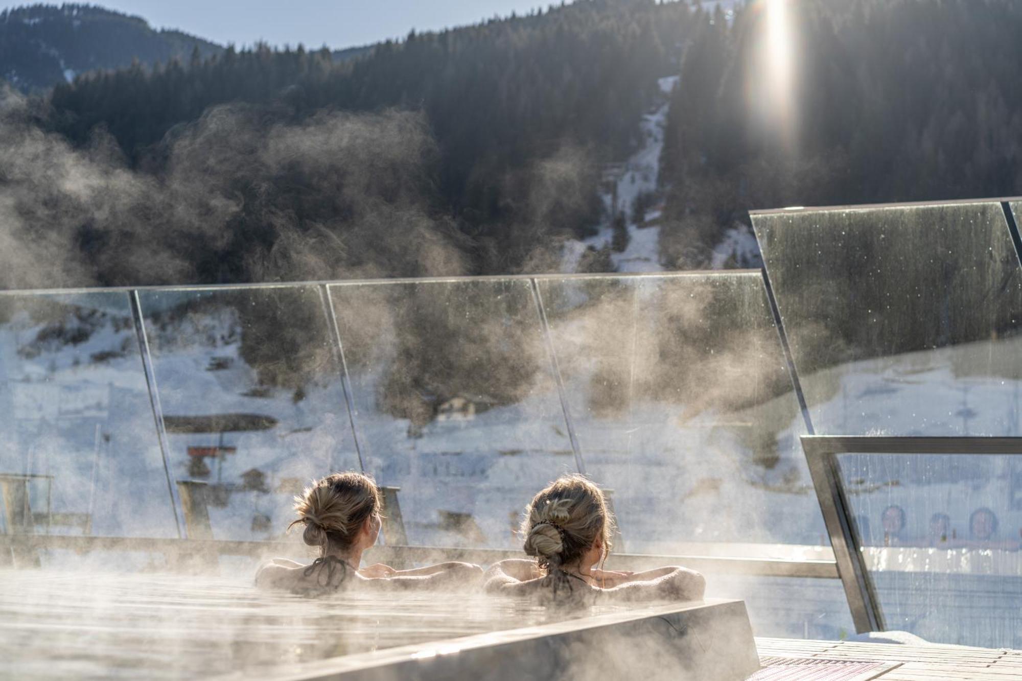 Hotel Salzburger Hof ลีโอกัง ภายนอก รูปภาพ